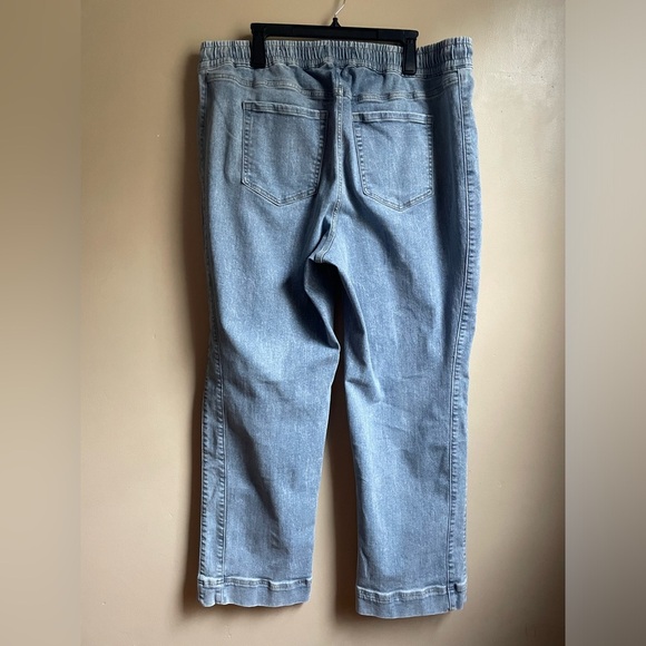Lane Bryant Flex Magic Waistband signature high rise relaxed straight cropped - Picture 3 of 7
